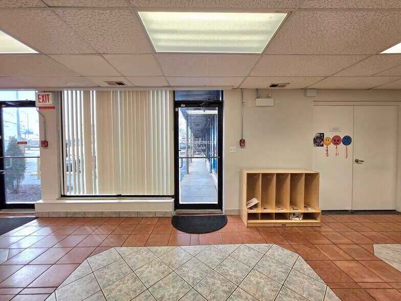 More Photos Of 7815 S Kedzie Ave, Chicago Storefront Retail Residential For Sale
