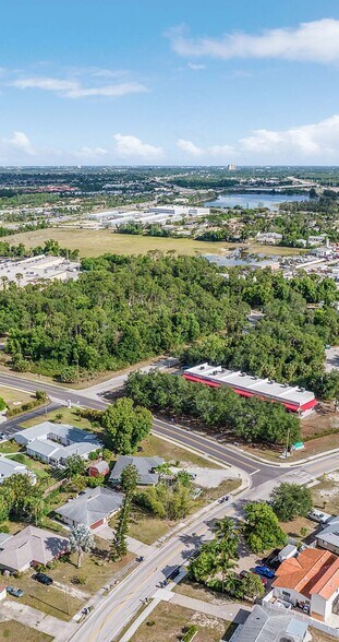 More Photos Of 16261 Pine Ridge Rd, Fort Myers Warehouse For Lease
