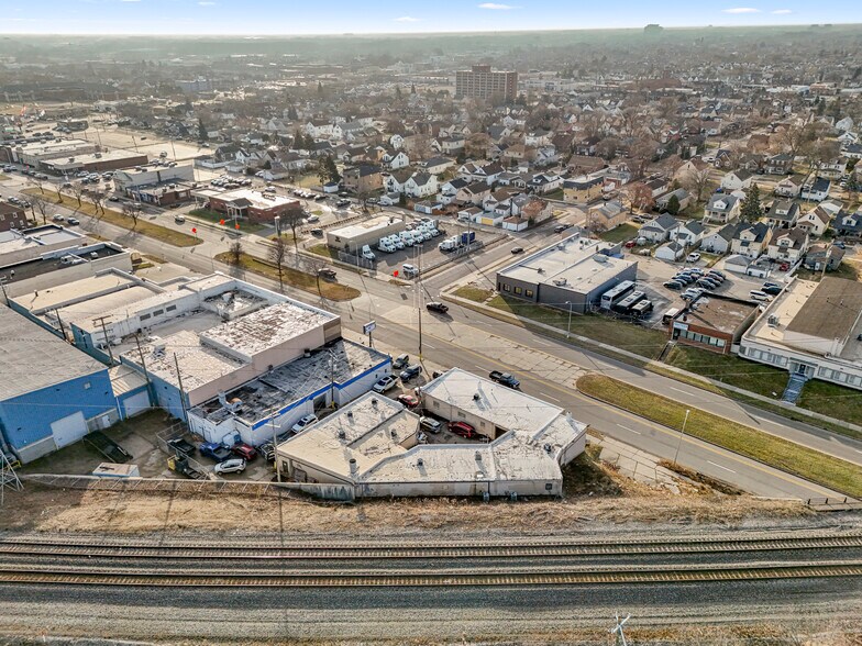 More Photos Of 5420 Oakman Blvd, Dearborn Warehouse For Sale