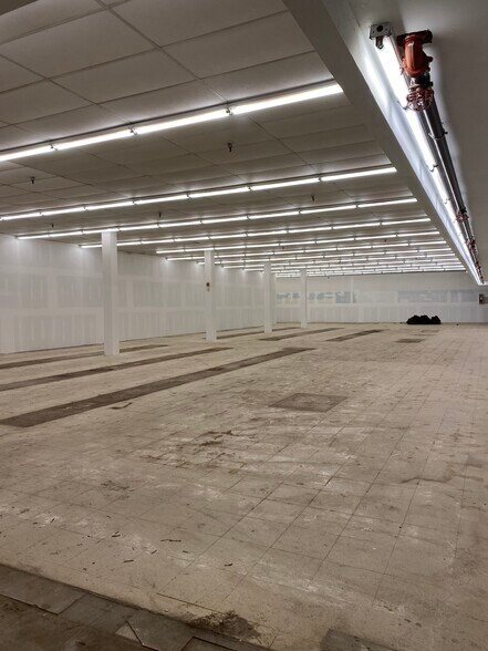 More Photos Of 15-08 College Point Blvd, College Point General Retail For Sale