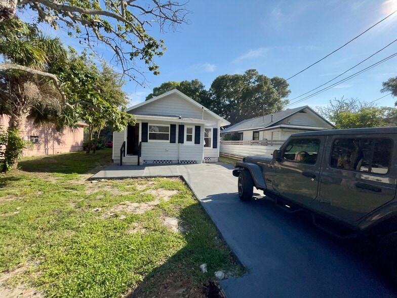 More Photos Of , Saint Petersburg Multifamily For Sale
