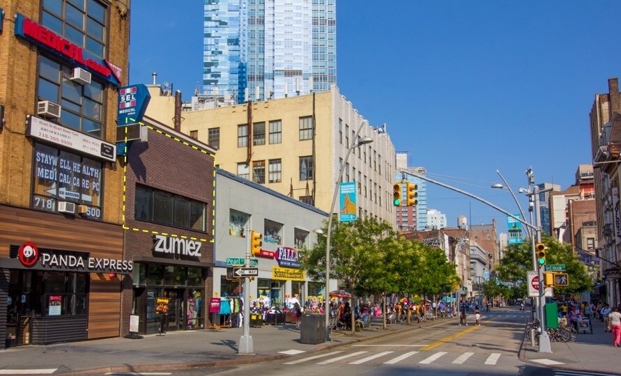 More Photos Of 425 Fulton St, Brooklyn Storefront For Lease