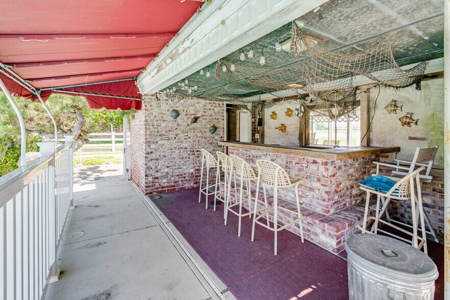 More Photos Of 1445 Catawba Ave, Newfield Service For Sale