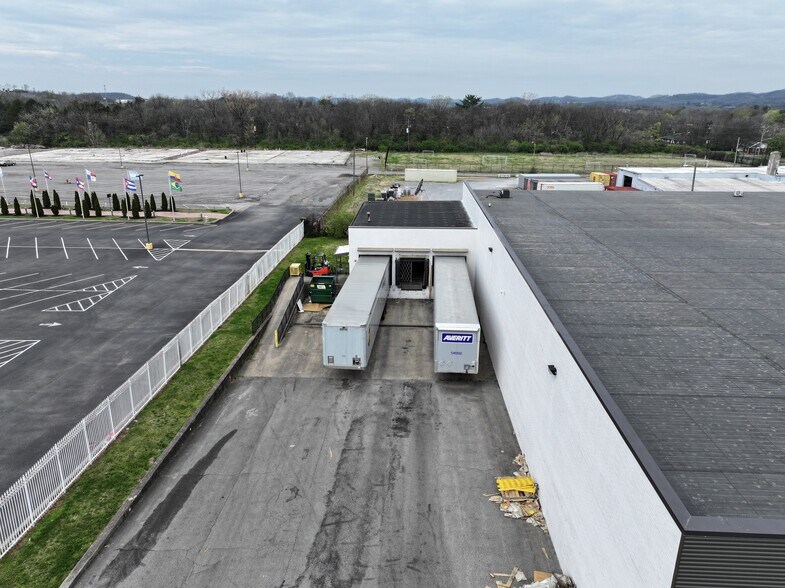 More Photos Of 3046-3050 Dickerson Pike, Nashville General Retail For Lease