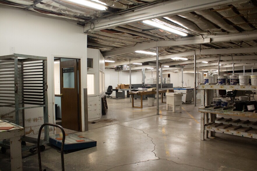 More Photos Of 645 Bellefontaine Ave, Marion Light Distribution For Sale