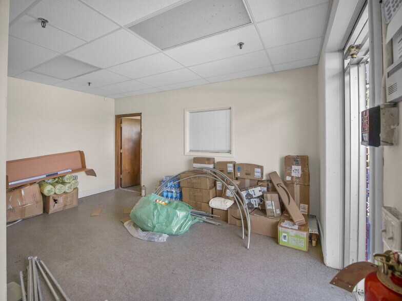 More Photos Of 1434-1440 County Rd 565, Sussex Manufacturing For Sale