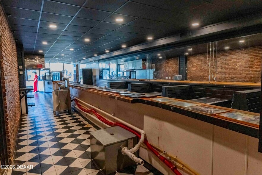 More Photos Of 747 W International Speedway Blvd, Daytona Beach Restaurant For Sale