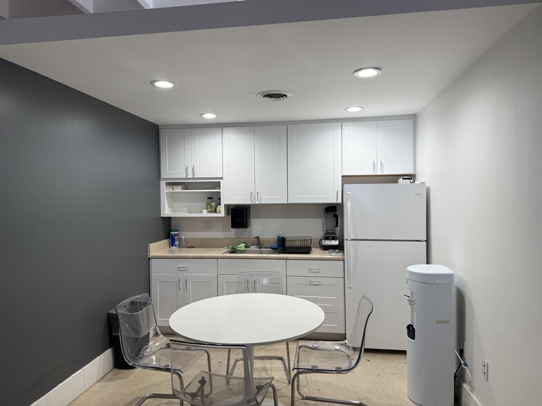 More Photos Of 2199 NW 22nd Ct, Miami Warehouse For Sale