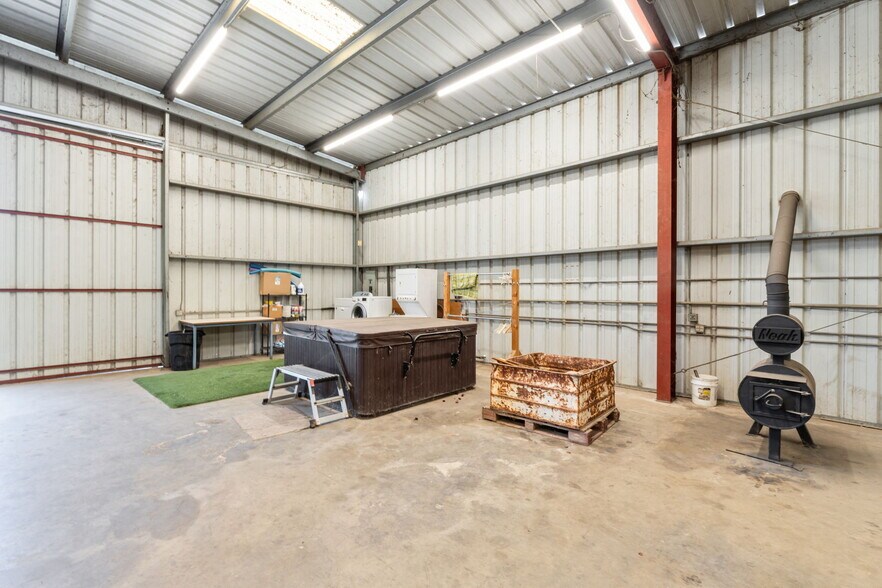 More Photos Of 23259 Avenue 64 Ave, Ducor Warehouse For Sale