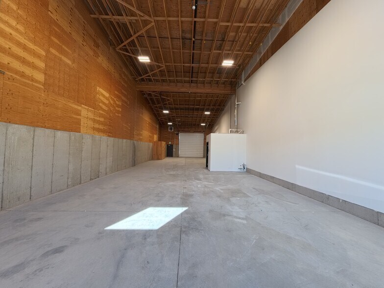 More Photos Of 2405 SW 1st St, Redmond Industrial For Lease