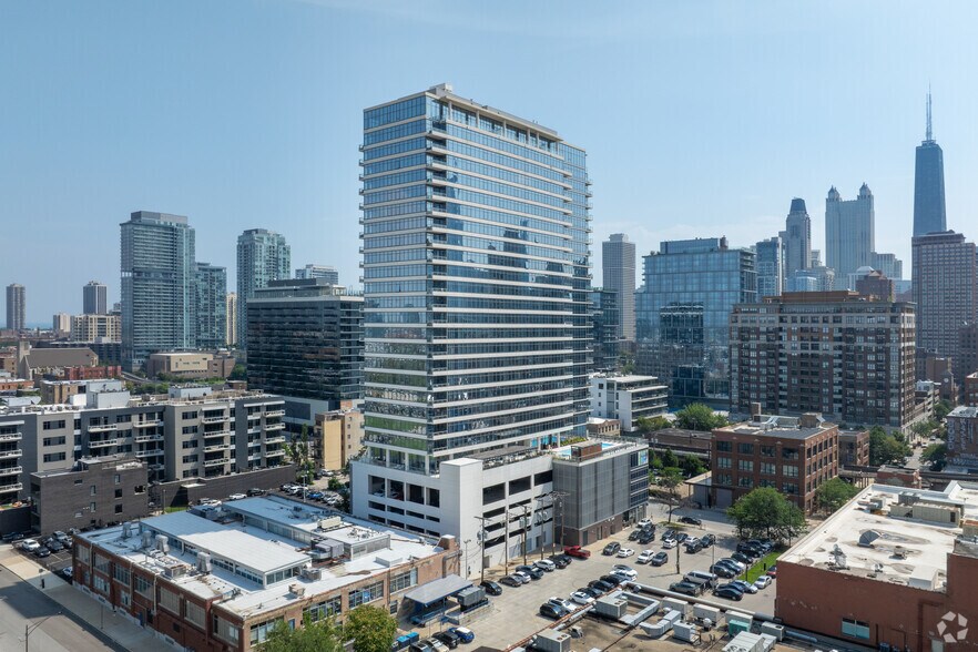 More Photos Of 347 W Chestnut St, Chicago Apartments For Lease