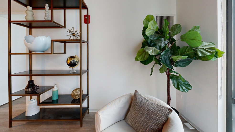 More Photos Of 1717 S Michigan Ave, Chicago Apartments For Lease