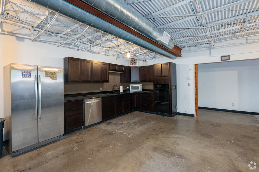 More Photos Of 2640 E Lancaster Ave, Fort Worth Religious Facility For Sale