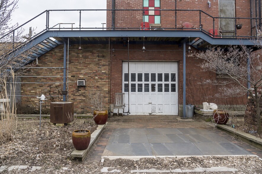 More Photos Of 502 N Hickory St, Champaign Research And Development For Sale