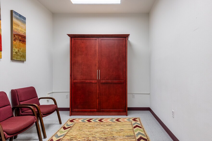 More Photos Of 1302 N Shepherd Dr, Houston Medical For Lease