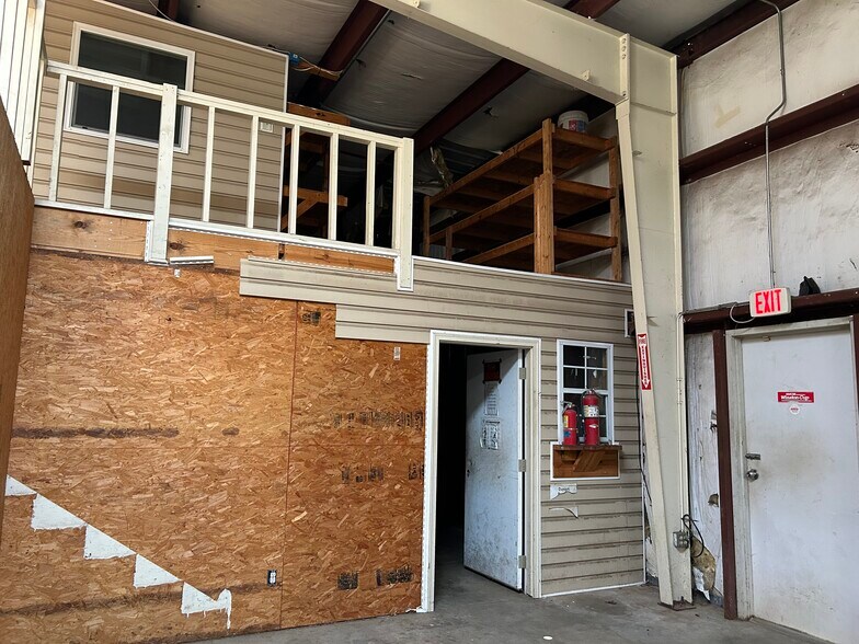 More Photos Of 9296 S Main St, Jonesboro Service For Sale