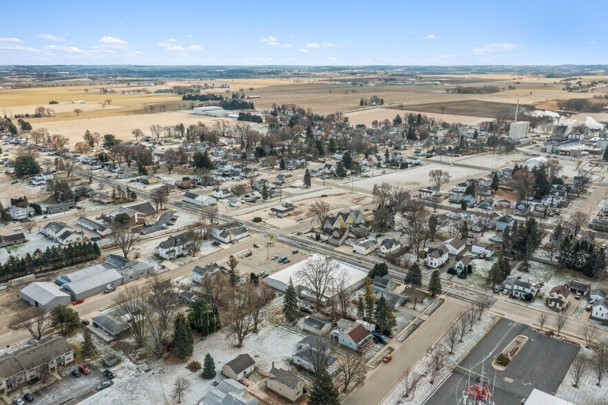 More Photos Of 331 E Center St, Juneau Storefront For Sale