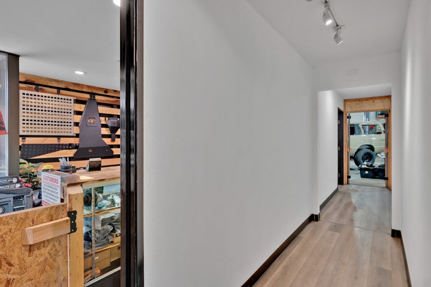 More Photos Of 23231 Vista Grande Dr, Laguna Hills Warehouse For Sale