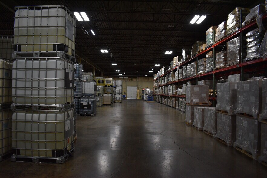 More Photos Of 1665 Enterprise Pky, Twinsburg Manufacturing For Lease