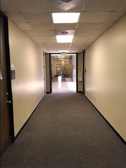 More Photos Of 6033-6035 Airline Dr, Houston Medical For Lease