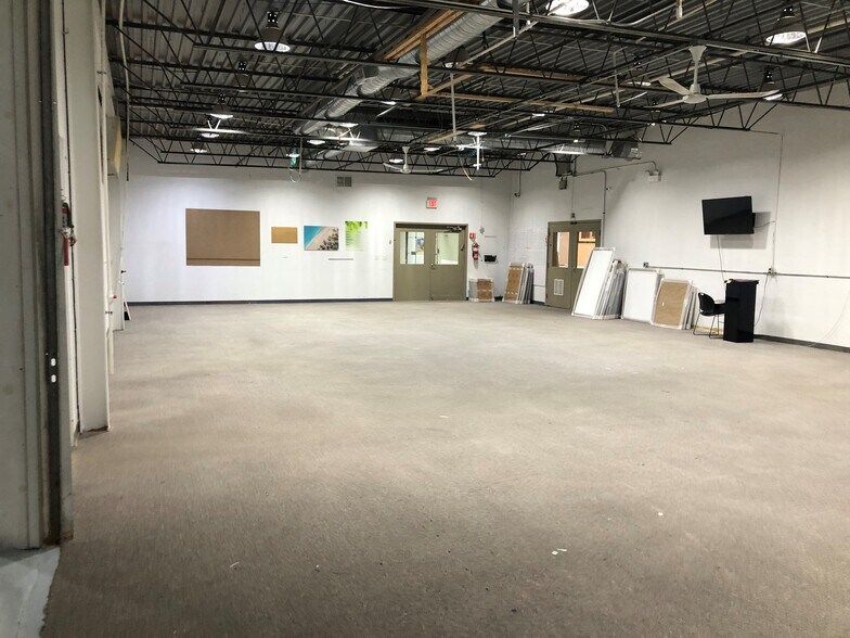 More Photos Of 76 W Seegers, Arlington Heights Warehouse For Sale