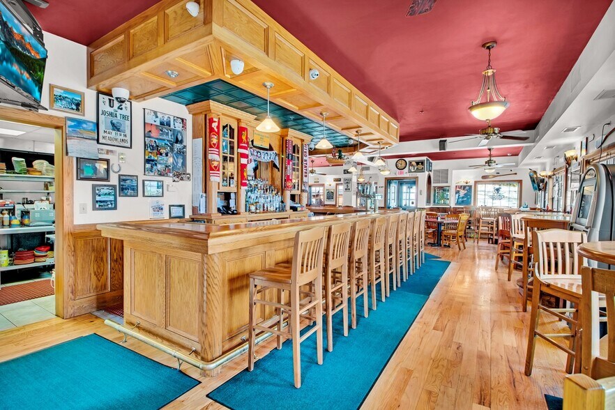 More Photos Of 33 Orange Ave, Walden Restaurant For Sale