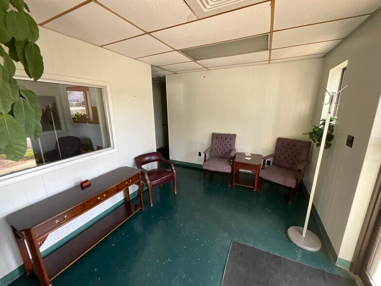 More Photos Of 251 Kelley Dr, Dothan Warehouse For Sale