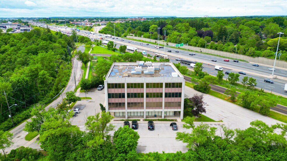 More Photos Of 627 Lyons Ln, Oakville Office For Sale