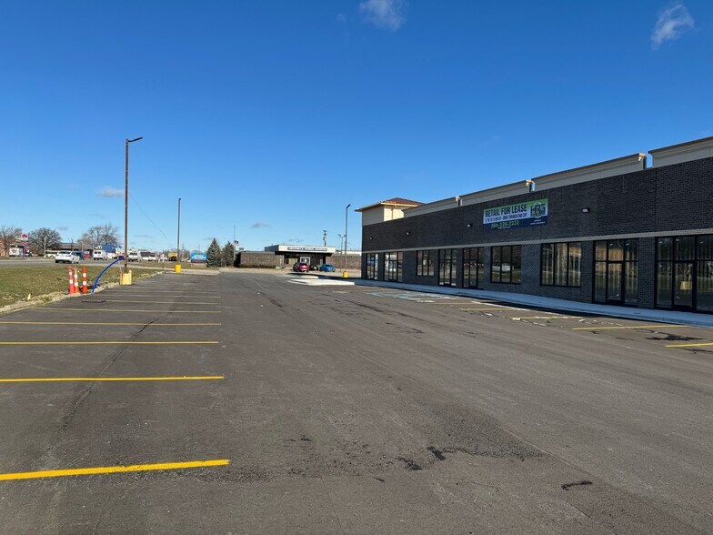 More Photos Of 10-90 N Groesbeck Hwy, Mount Clemens Unknown For Lease