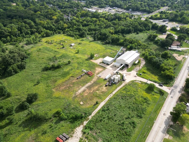 More Photos Of 1775 E Duncan St, Tyler Industrial For Sale