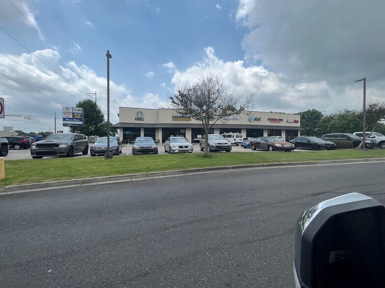 More Photos Of 3148 Ambassador Caffery Pky, Lafayette Storefront For Lease