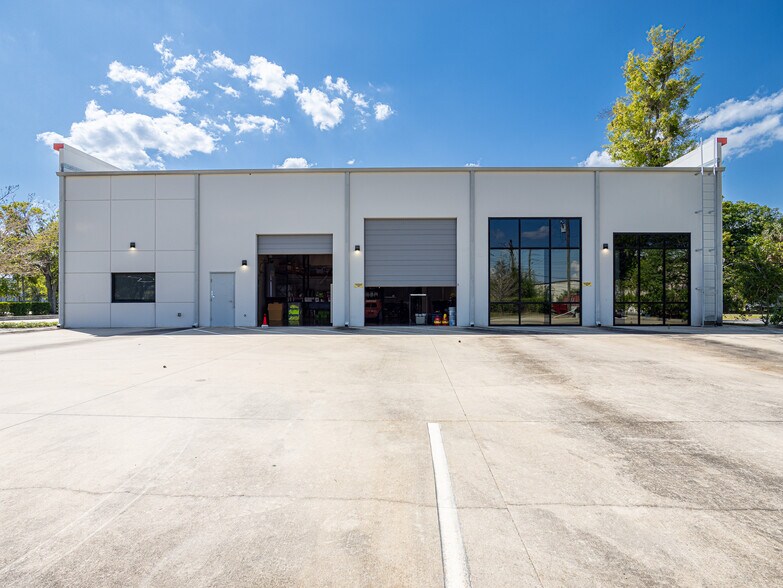 More Photos Of 659 Hickman Cir, Sanford Warehouse For Sale