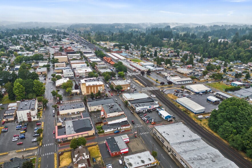 More Photos Of 300 S Tower Ave, Centralia Storefront Retail Office For Sale