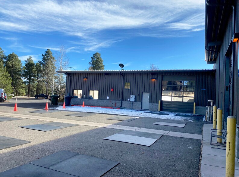 More Photos Of 1072 E Old Canyon Ct, Flagstaff Warehouse For Lease