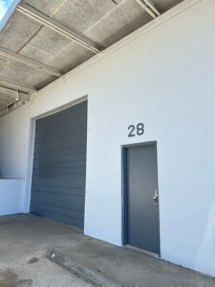 More Photos Of 4549 St Augustine Rd, Jacksonville Warehouse For Lease