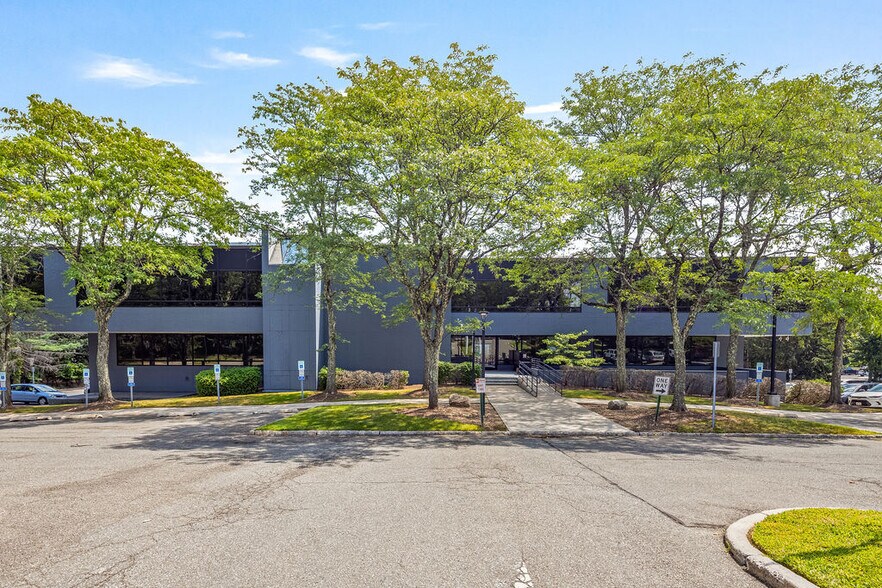 Primary Photo Of 95 Chestnut Ridge Rd, Montvale Office For Lease