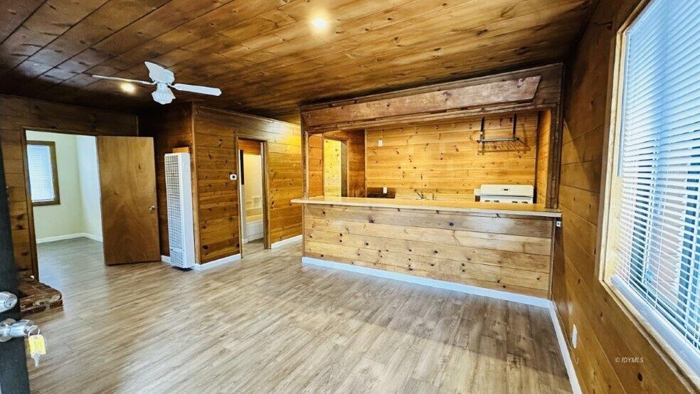 More Photos Of , Idyllwild-Pine Cove Multifamily For Sale