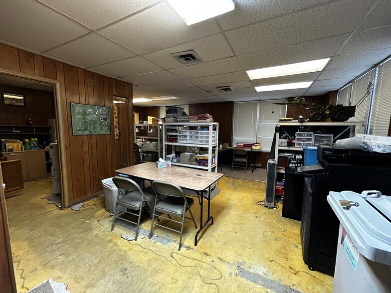 More Photos Of 3305 Blue Ridge Cutoff, Independence Office For Sale