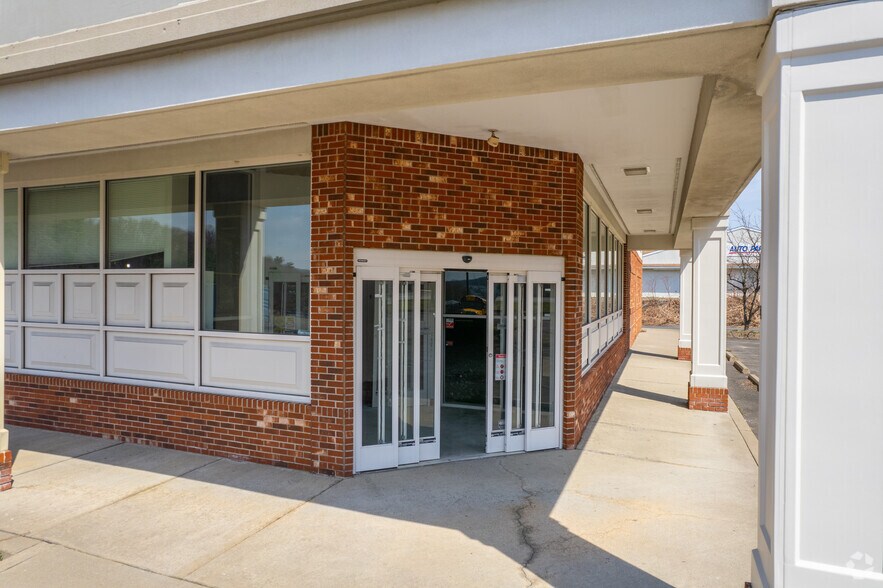 More Photos Of 1099 E Broad St, Tamaqua Storefront Retail Office For Sale