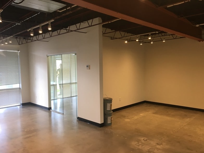 More Photos Of 201 E Southern Ave, Tempe Loft Creative Space For Lease