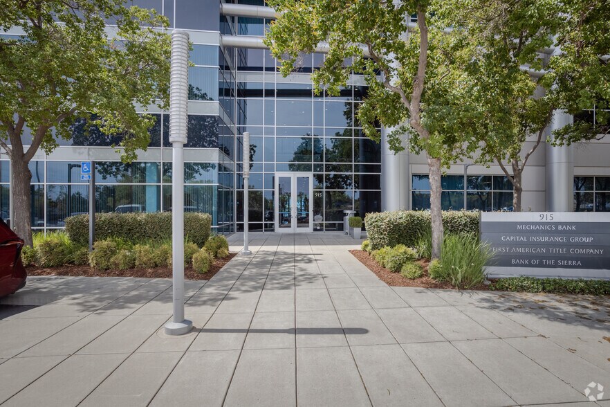 More Photos Of 915 Highland Pointe Dr, Roseville Coworking Space