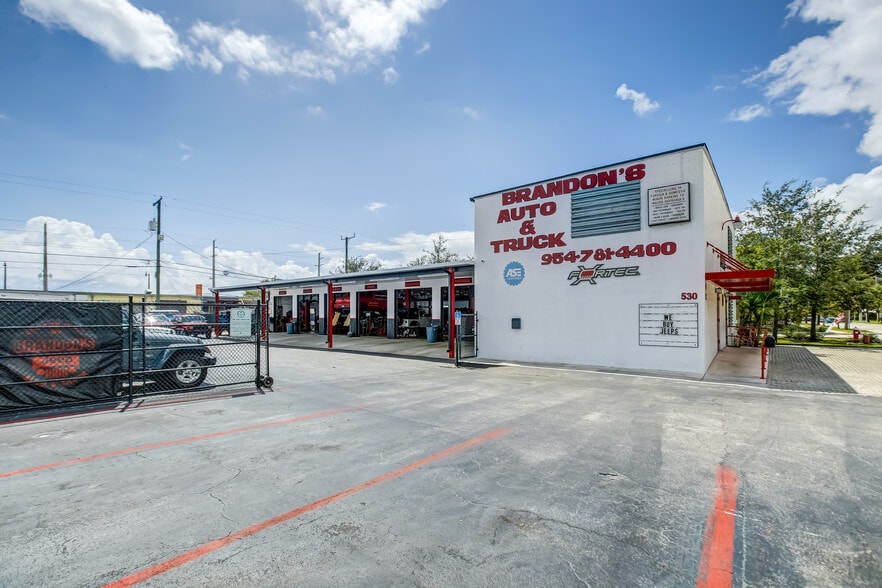 More Photos Of 530 S Dixie Hwy W, Pompano Beach Auto Repair For Sale