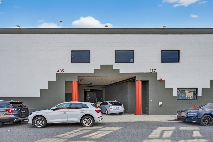 More Photos Of 435-437 N Varney St, Burbank Warehouse For Lease