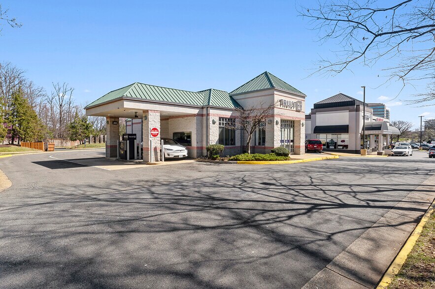 More Photos Of 12100-12220 W Fairfax Towne Center, Fairfax Unknown For Lease
