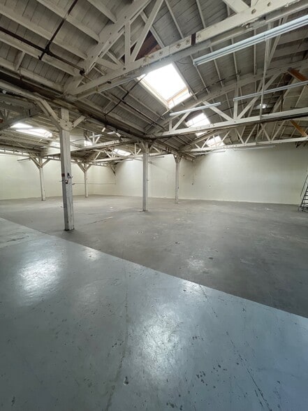 More Photos Of 3227 N San Fernando Rd, Los Angeles Industrial For Lease
