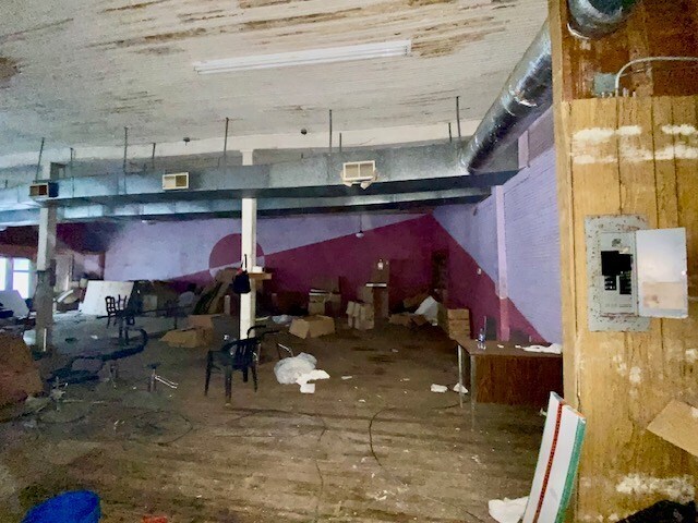 More Photos Of 209 3rd St, Mccomb Office For Sale