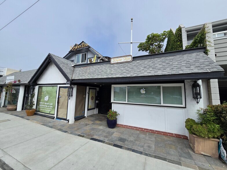 More Photos Of 1966-1970 S Coast Hwy, Laguna Beach Storefront For Lease