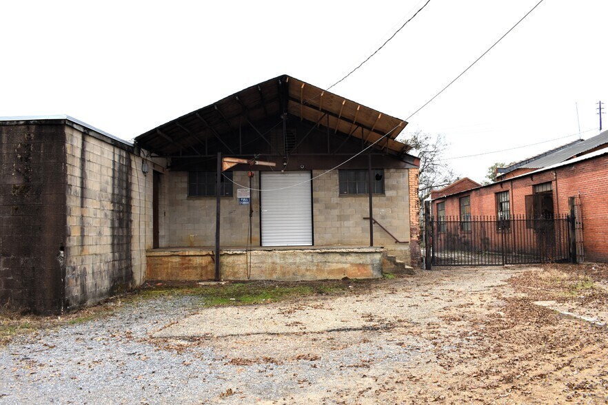 More Photos Of 17 E Railroad St, Montgomery Industrial For Lease