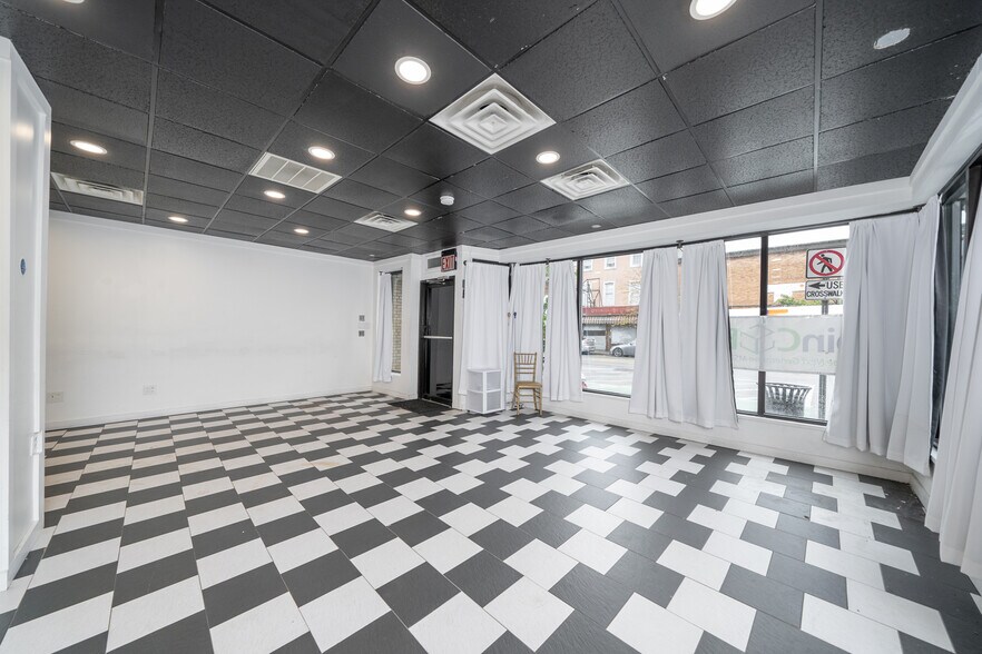 More Photos Of 860 Bergen Ave, Jersey City Storefront Retail Residential For Lease