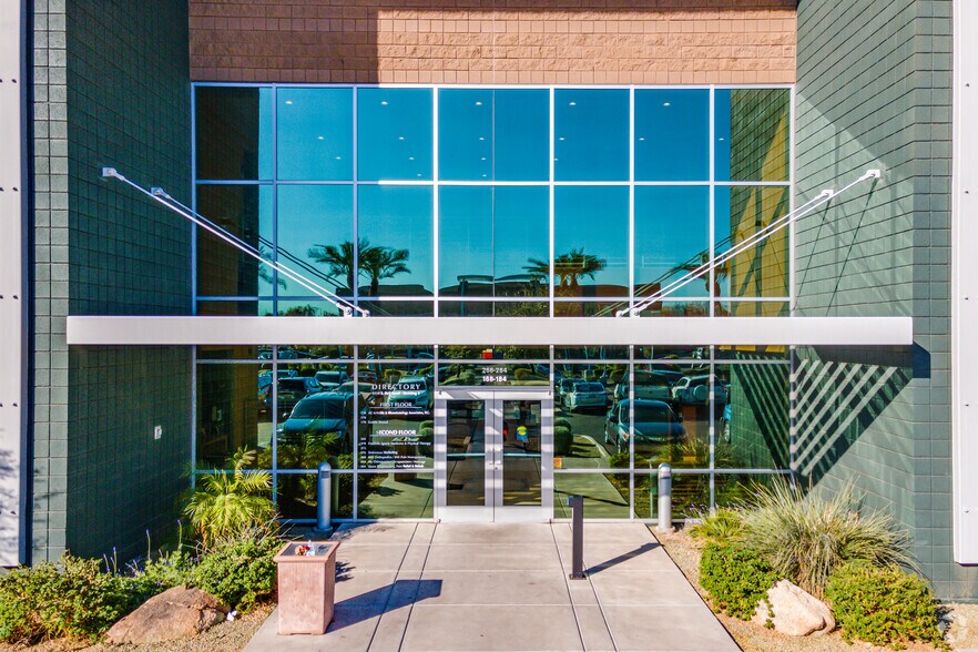 More Photos Of 4550 E Bell Rd, Phoenix Medical For Lease